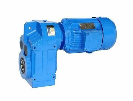 0,12 a las series helicoidales IP55 del reductor R del engranaje del eje del paralelo 200KW